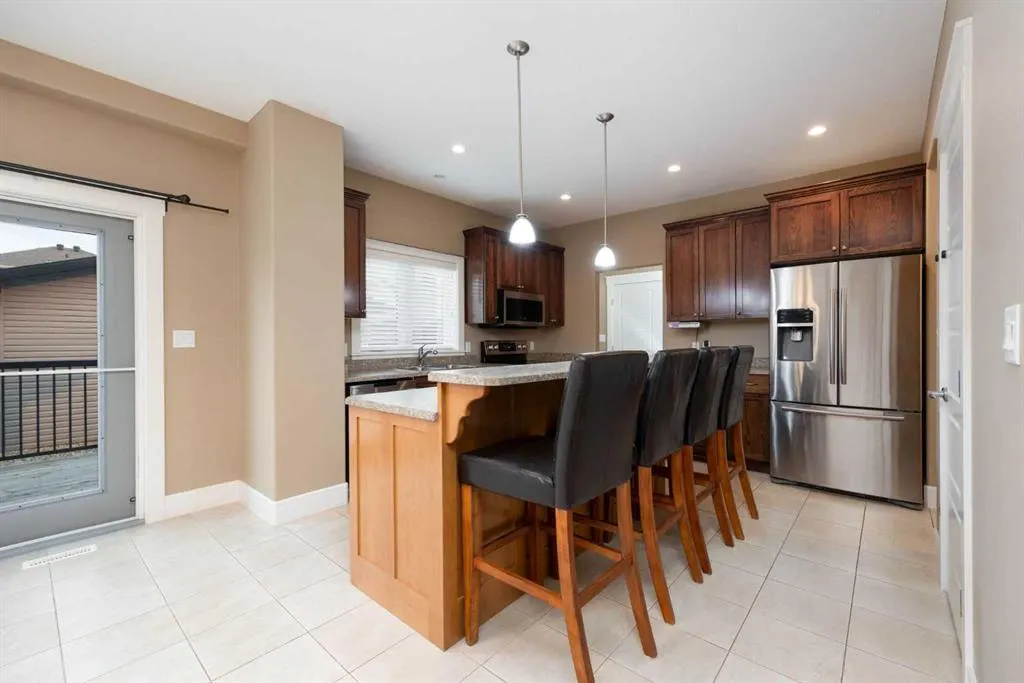 197 Snowy Owl Way NW
