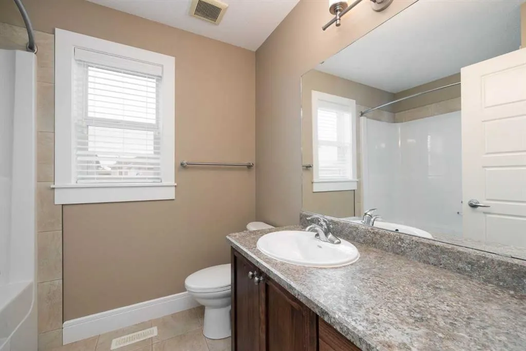 197 Snowy Owl Way NW