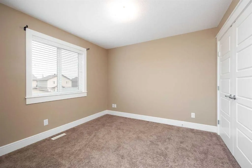 197 Snowy Owl Way NW