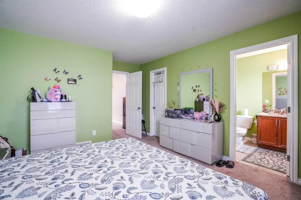89 Taralake Manor NE