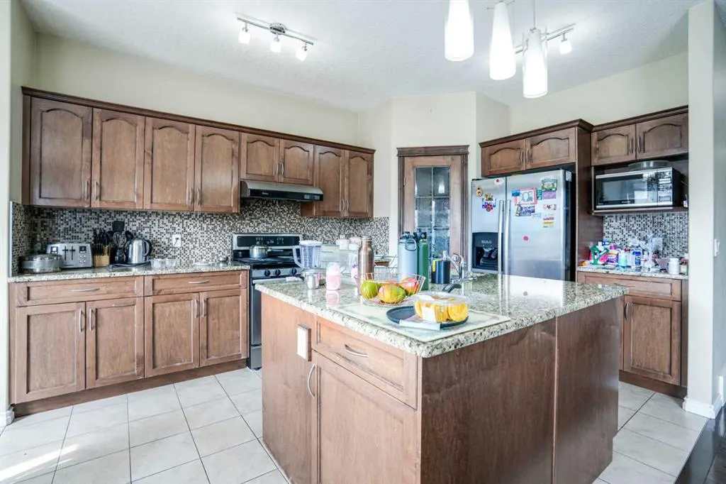 89 Taralake Manor NE