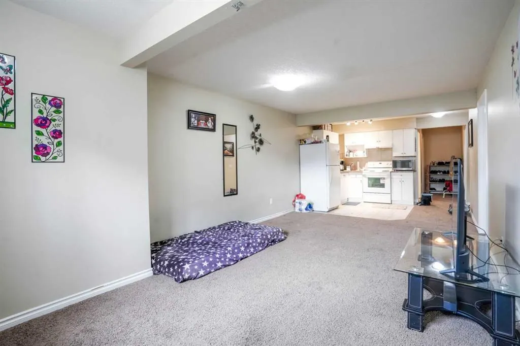 89 Taralake Manor NE
