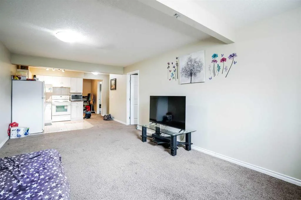 89 Taralake Manor NE