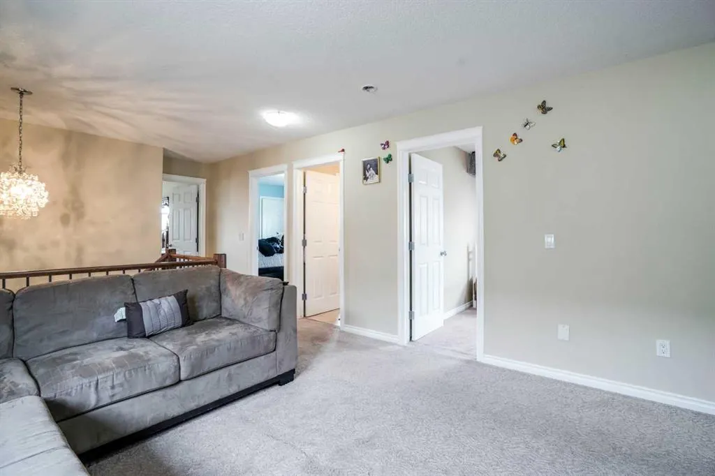 89 Taralake Manor NE