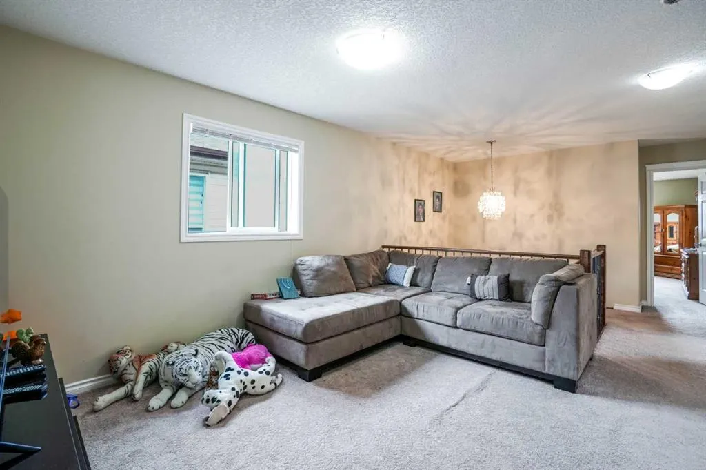 89 Taralake Manor NE