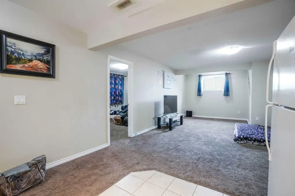 89 Taralake Manor NE