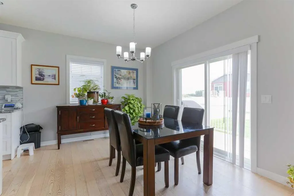 1133 Iron Landing Way