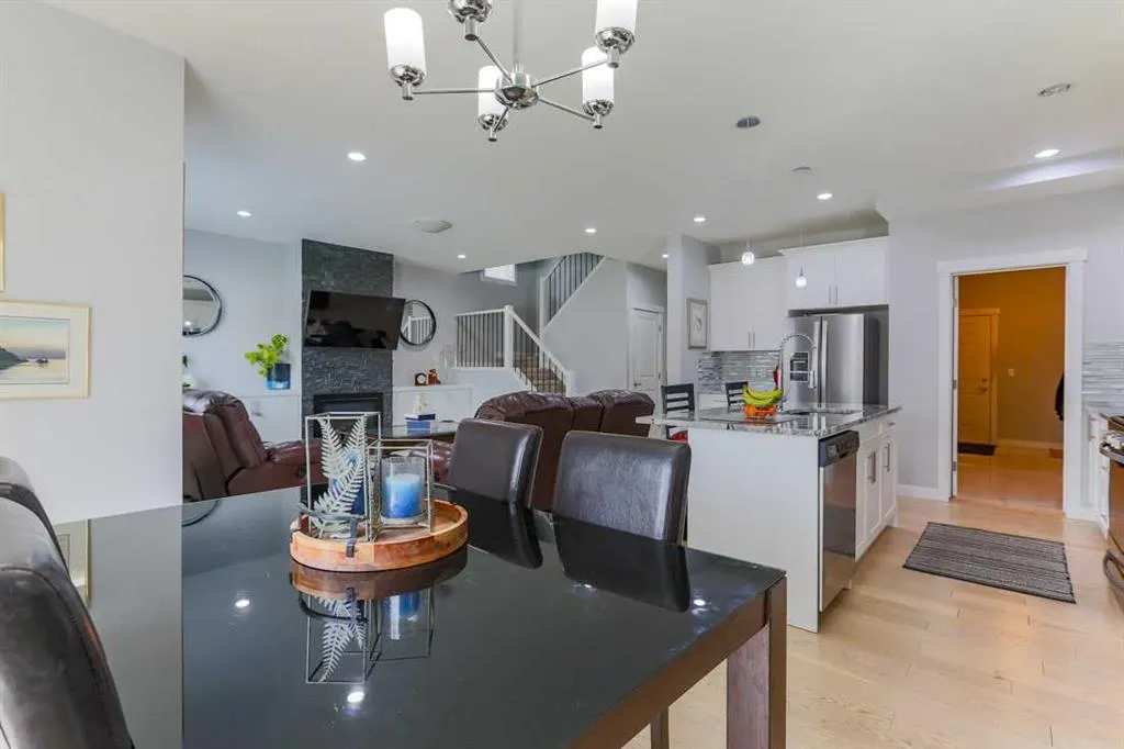 1133 Iron Landing Way