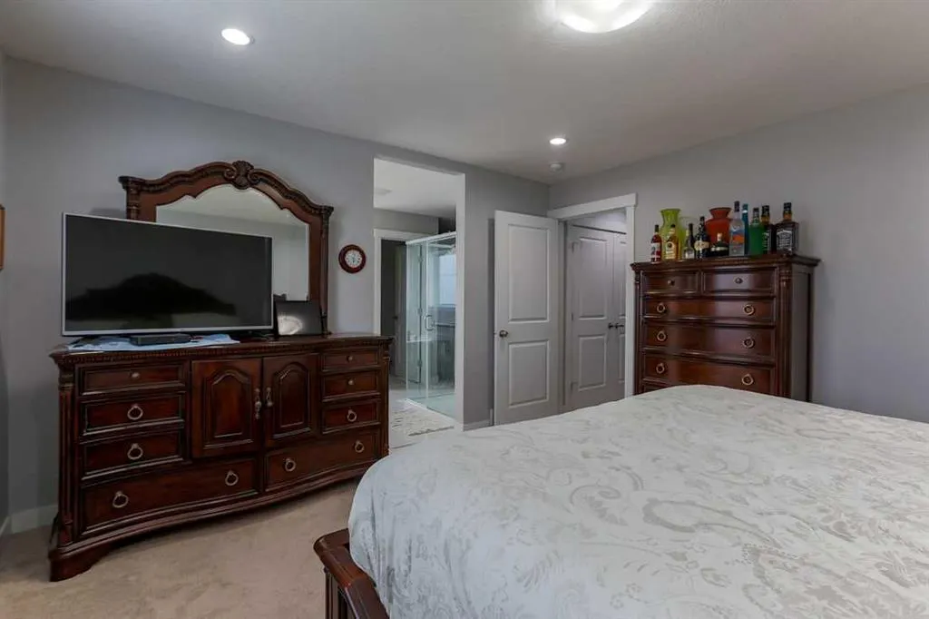 1133 Iron Landing Way