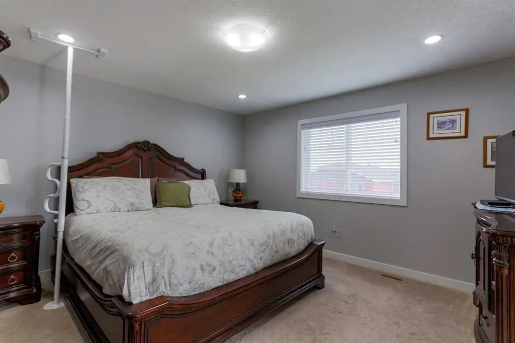 1133 Iron Landing Way