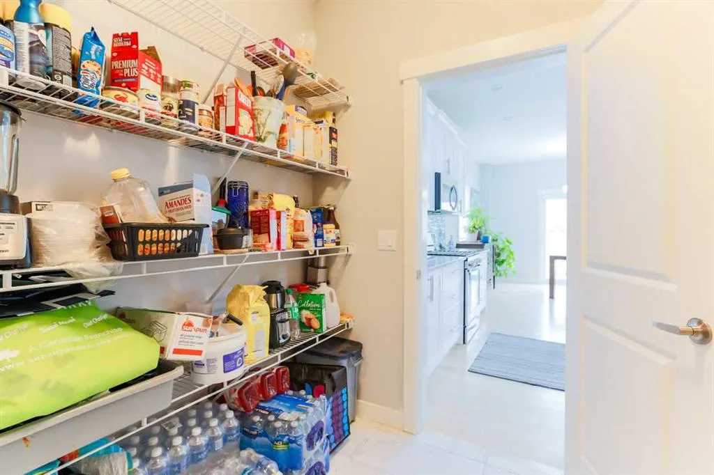 1133 Iron Landing Way