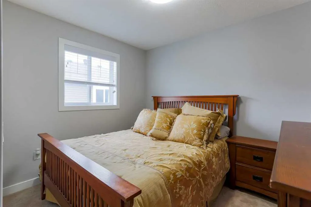 1133 Iron Landing Way