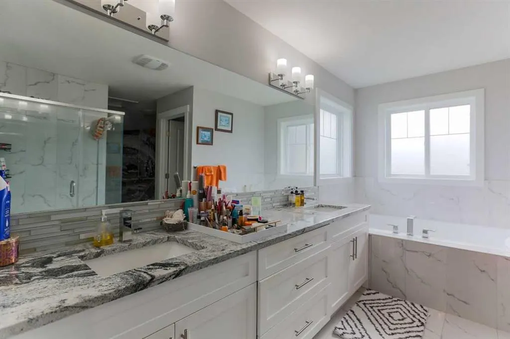 1133 Iron Landing Way