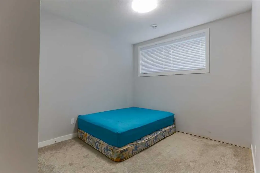 1133 Iron Landing Way