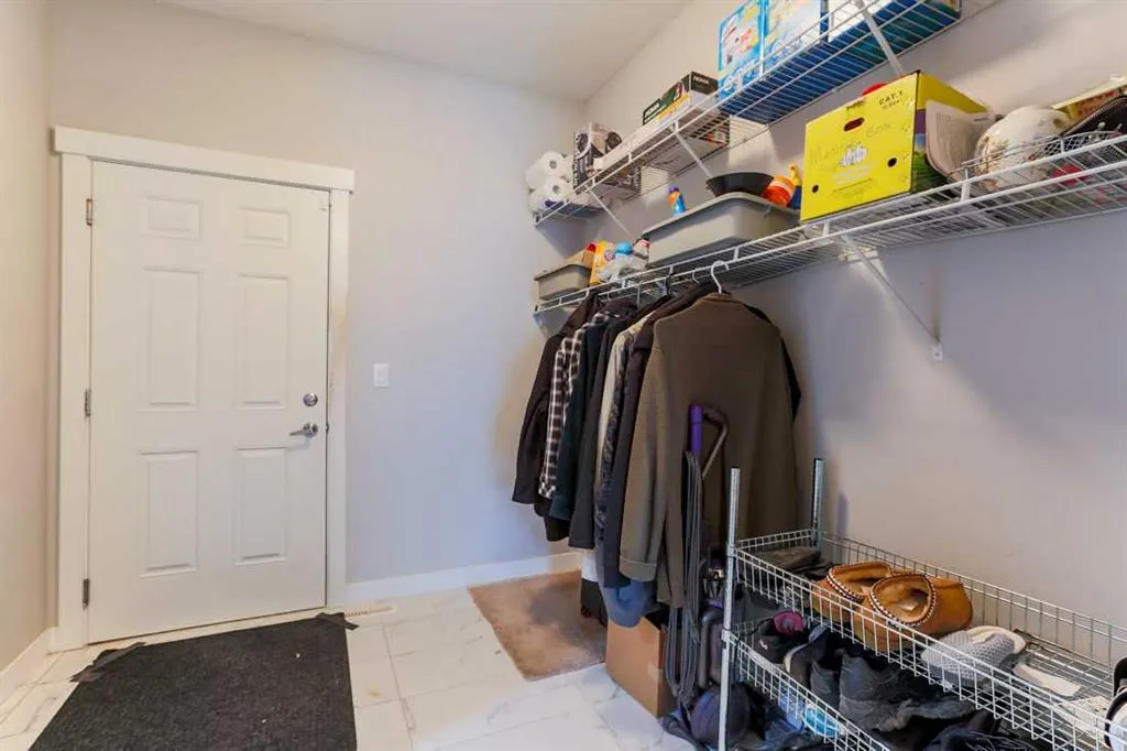 1133 Iron Landing Way