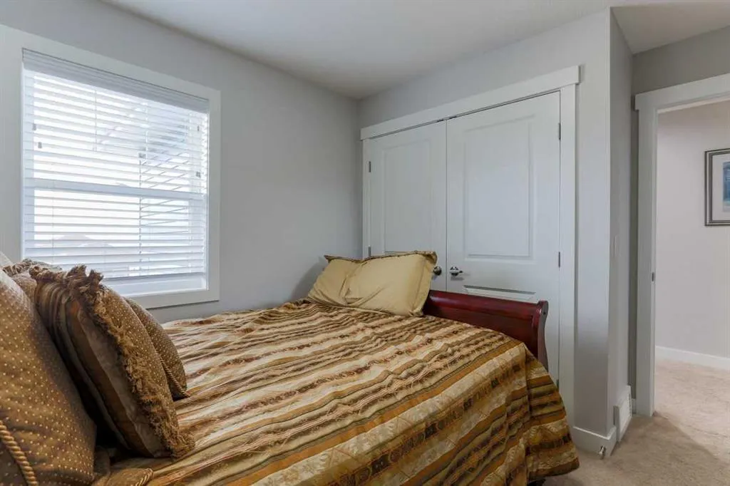 1133 Iron Landing Way