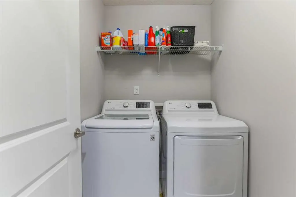 1133 Iron Landing Way