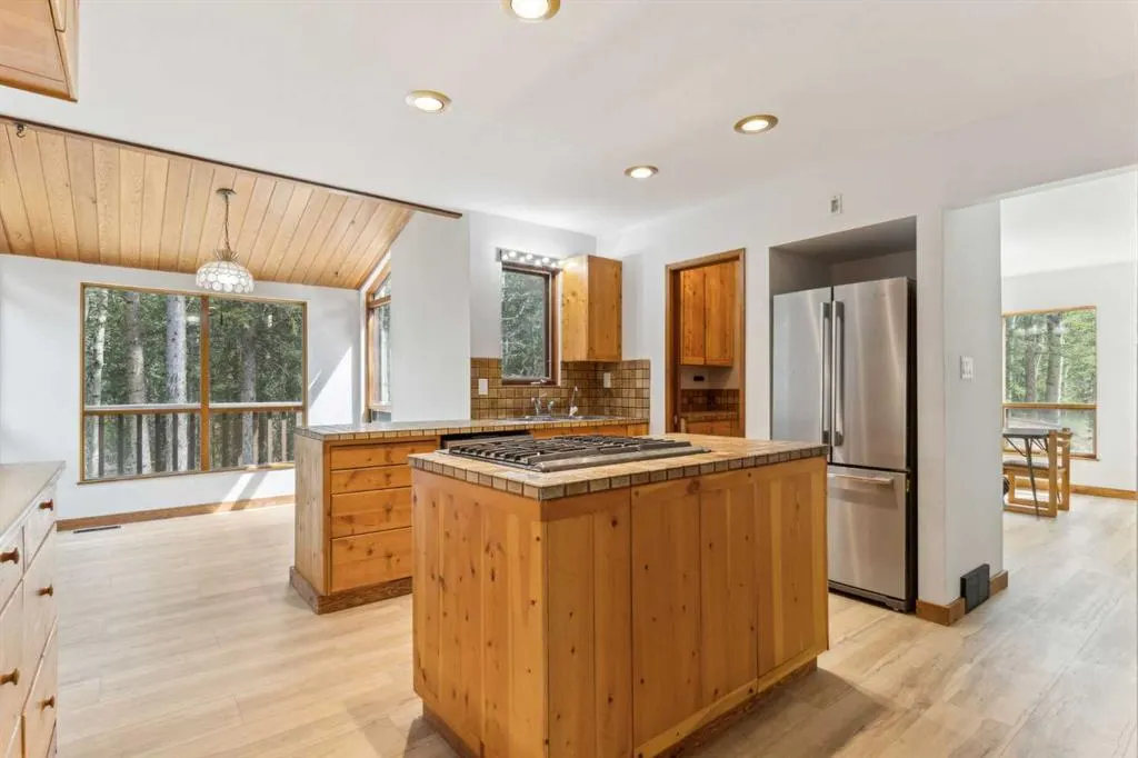 37 Aspen Creek Drive