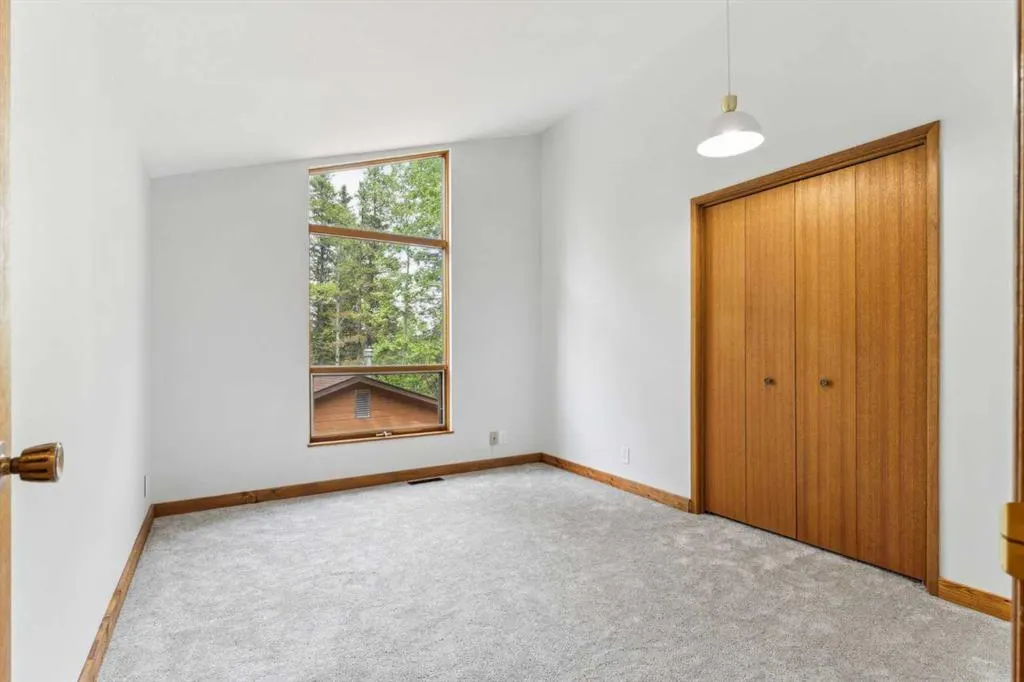 37 Aspen Creek Drive