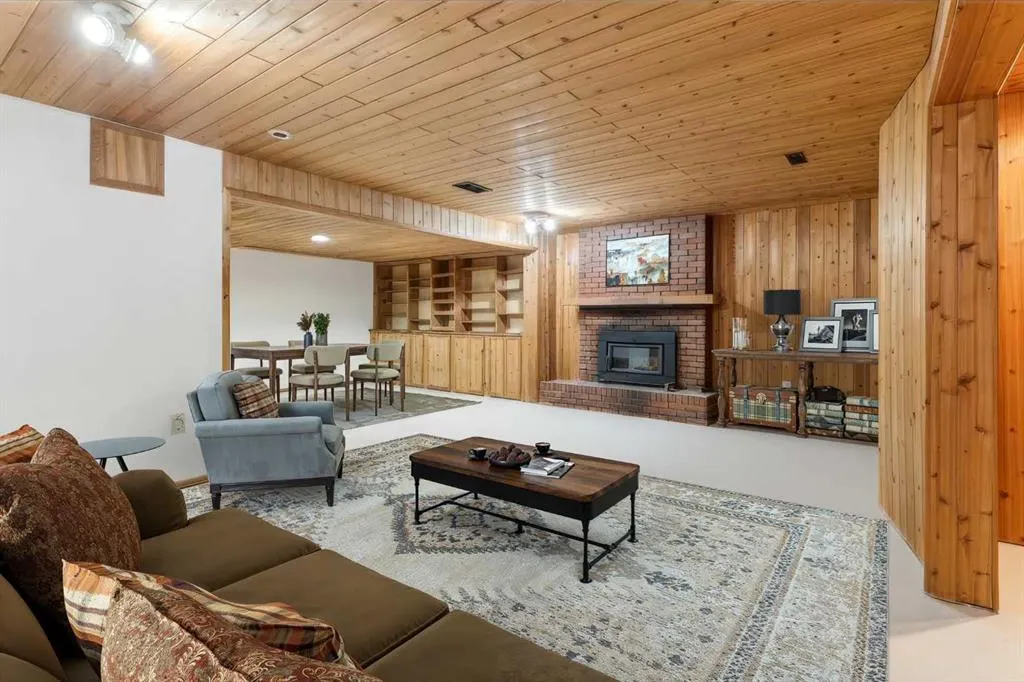 37 Aspen Creek Drive