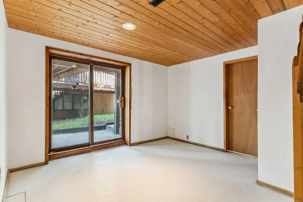 37 Aspen Creek Drive