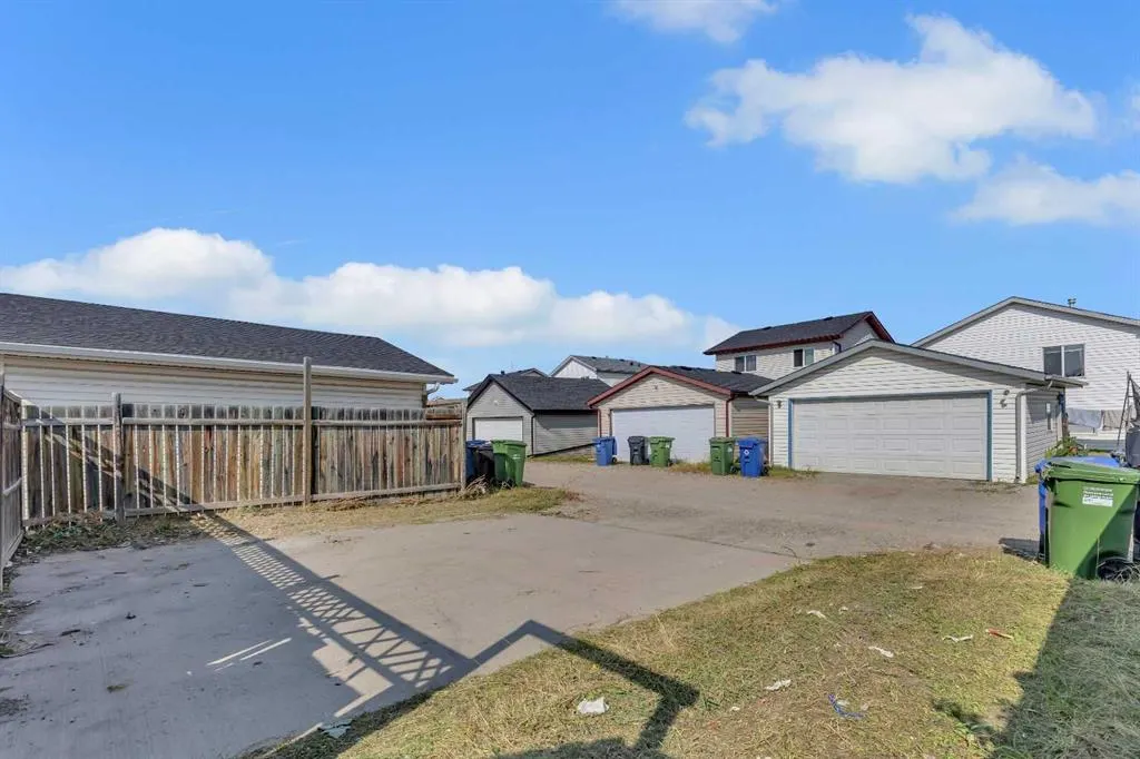 231 Martinvalley Crescent NE