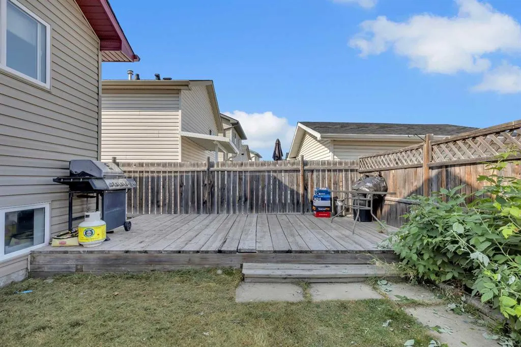 231 Martinvalley Crescent NE