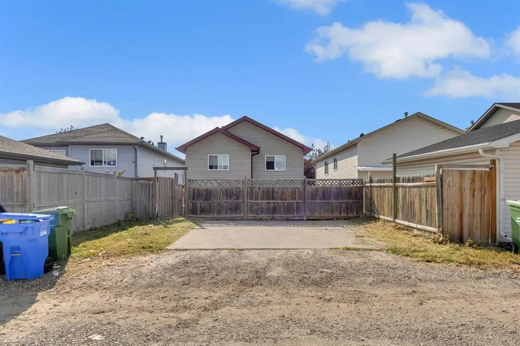 231 Martinvalley Crescent NE