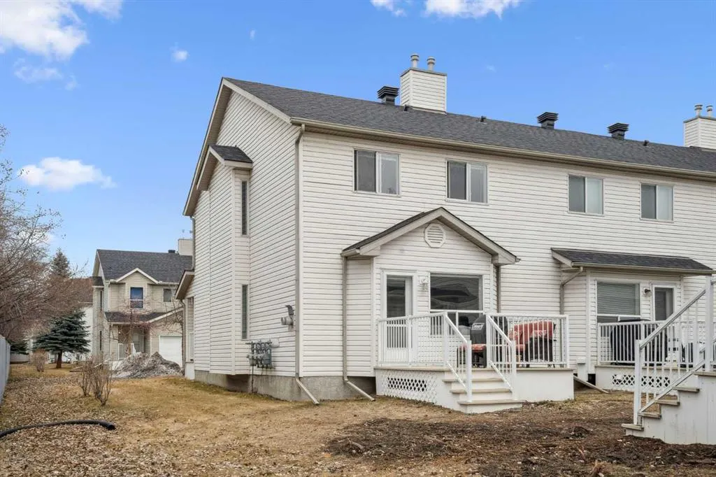 219 Mt Douglas Manor SE