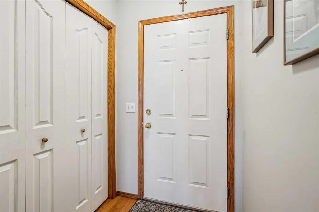 219 Mt Douglas Manor SE