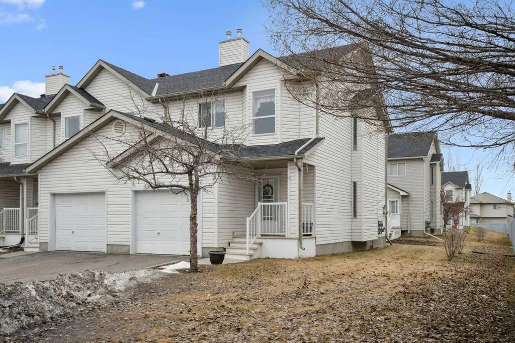 219 Mt Douglas Manor SE