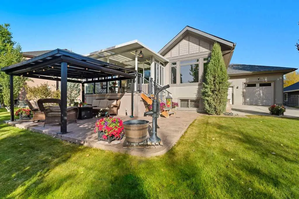 305 Silverado Ranch Manor SW