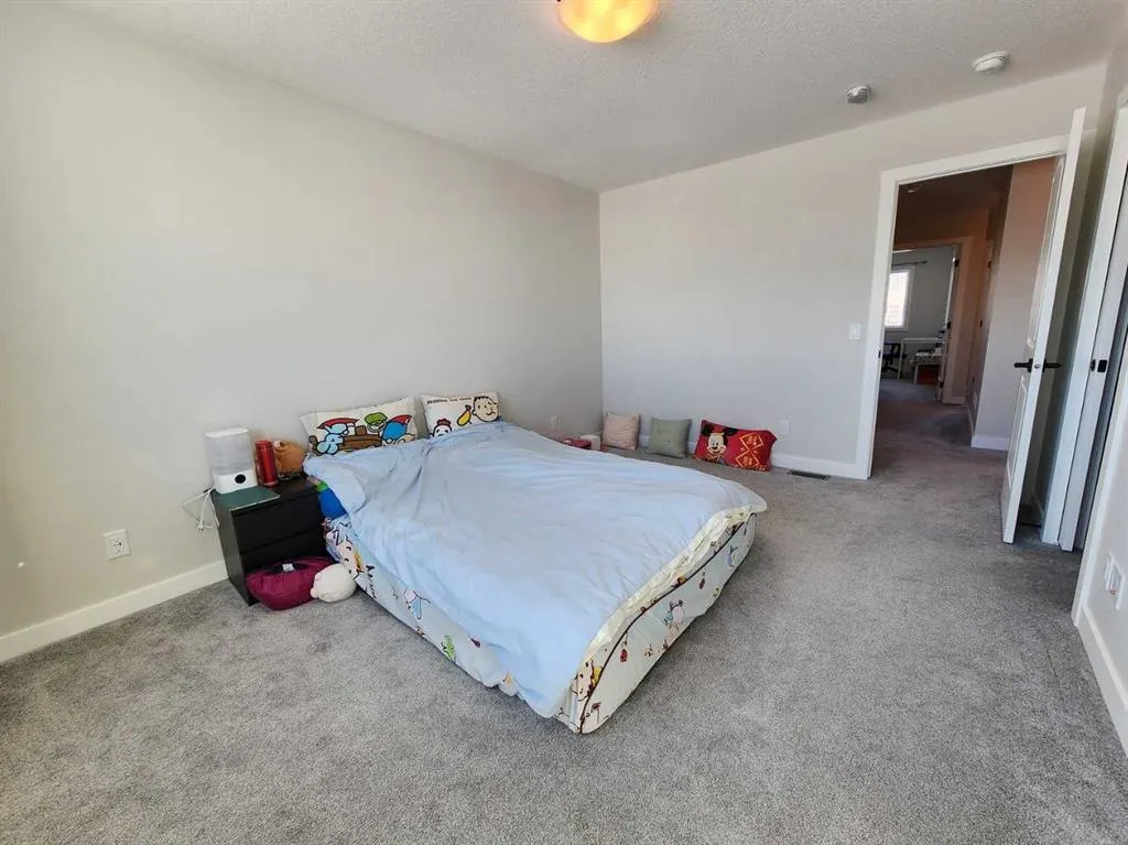 99 Edith Passage NW