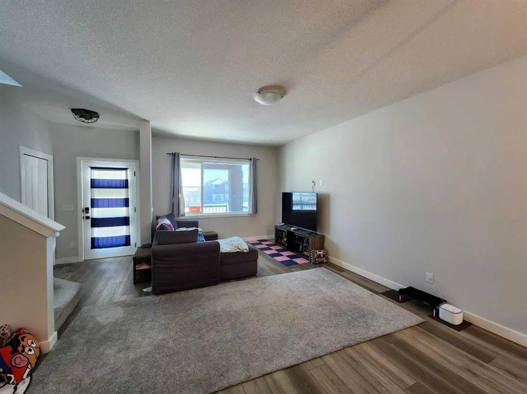 99 Edith Passage NW