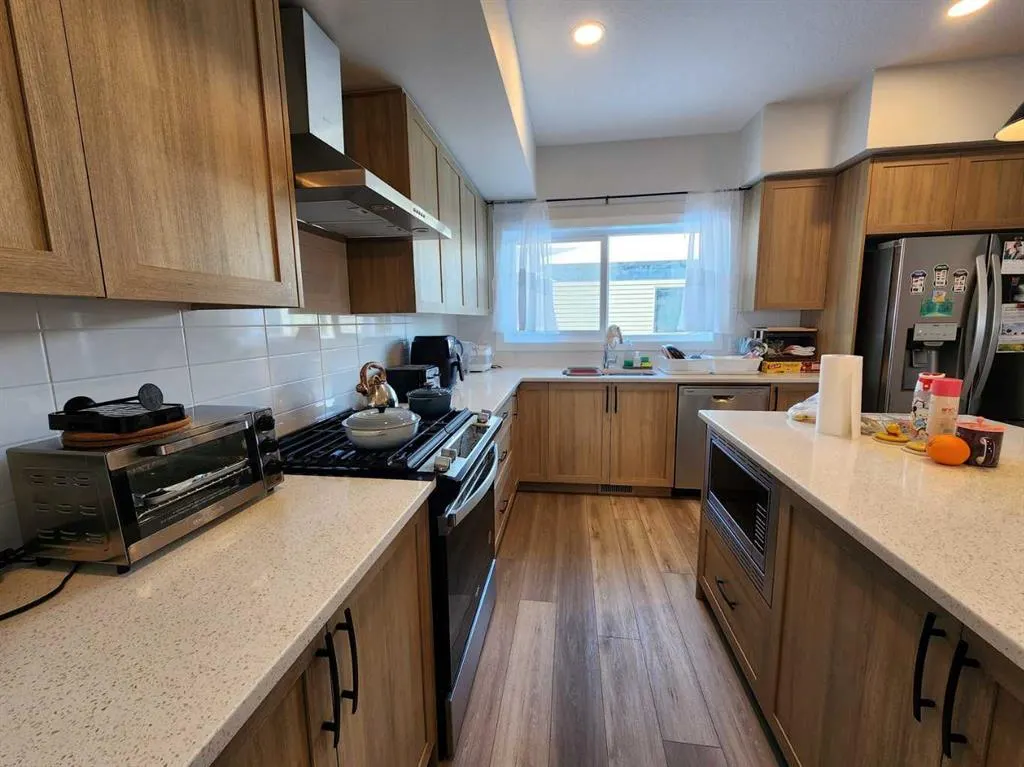 99 Edith Passage NW