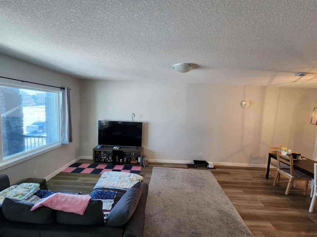 99 Edith Passage NW
