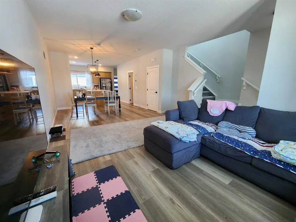 99 Edith Passage NW