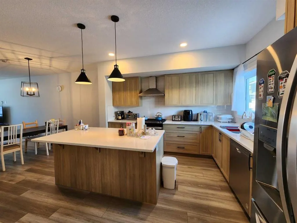 99 Edith Passage NW