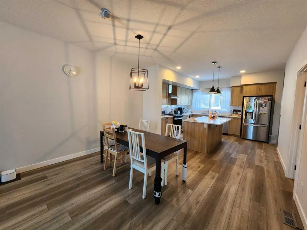 99 Edith Passage NW