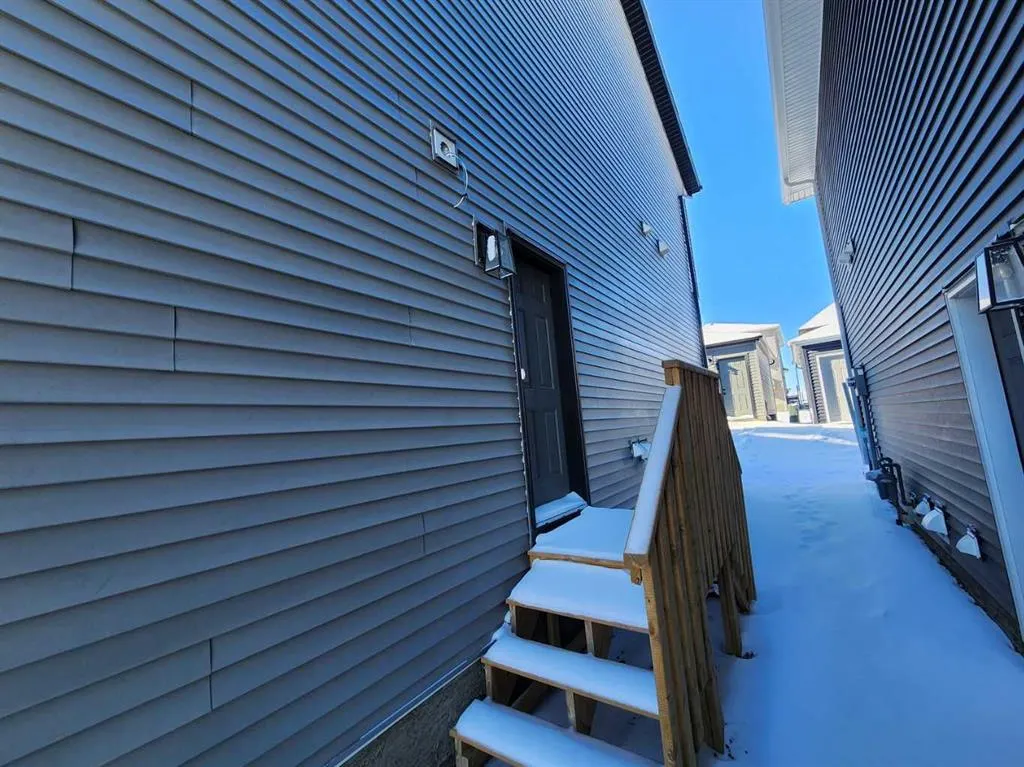 99 Edith Passage NW