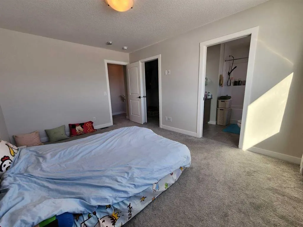 99 Edith Passage NW