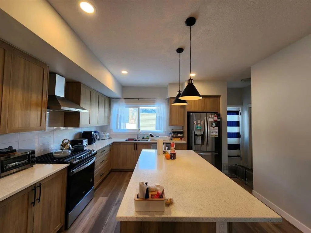 99 Edith Passage NW
