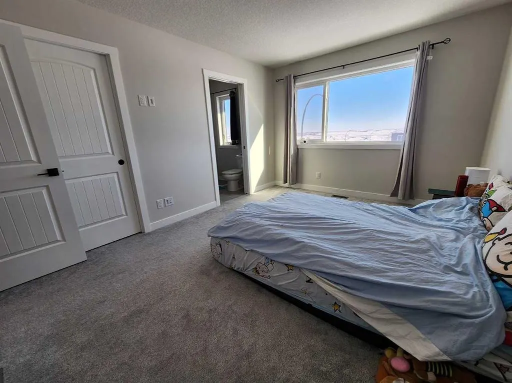 99 Edith Passage NW