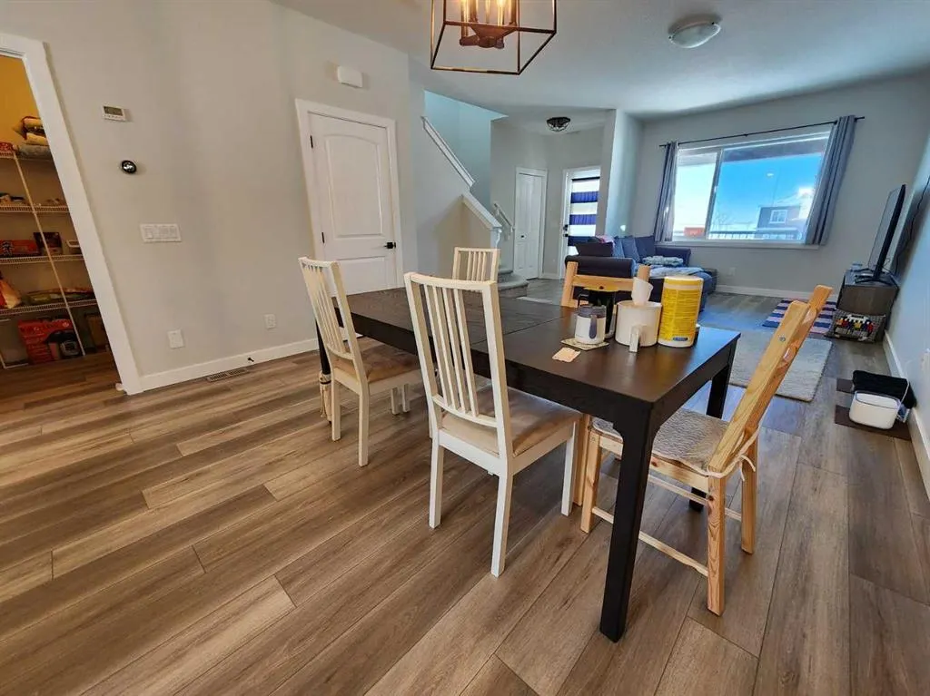 99 Edith Passage NW
