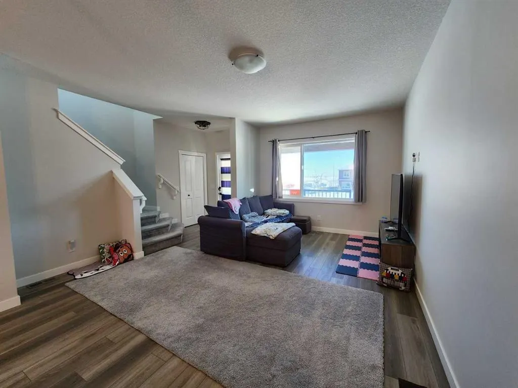 99 Edith Passage NW