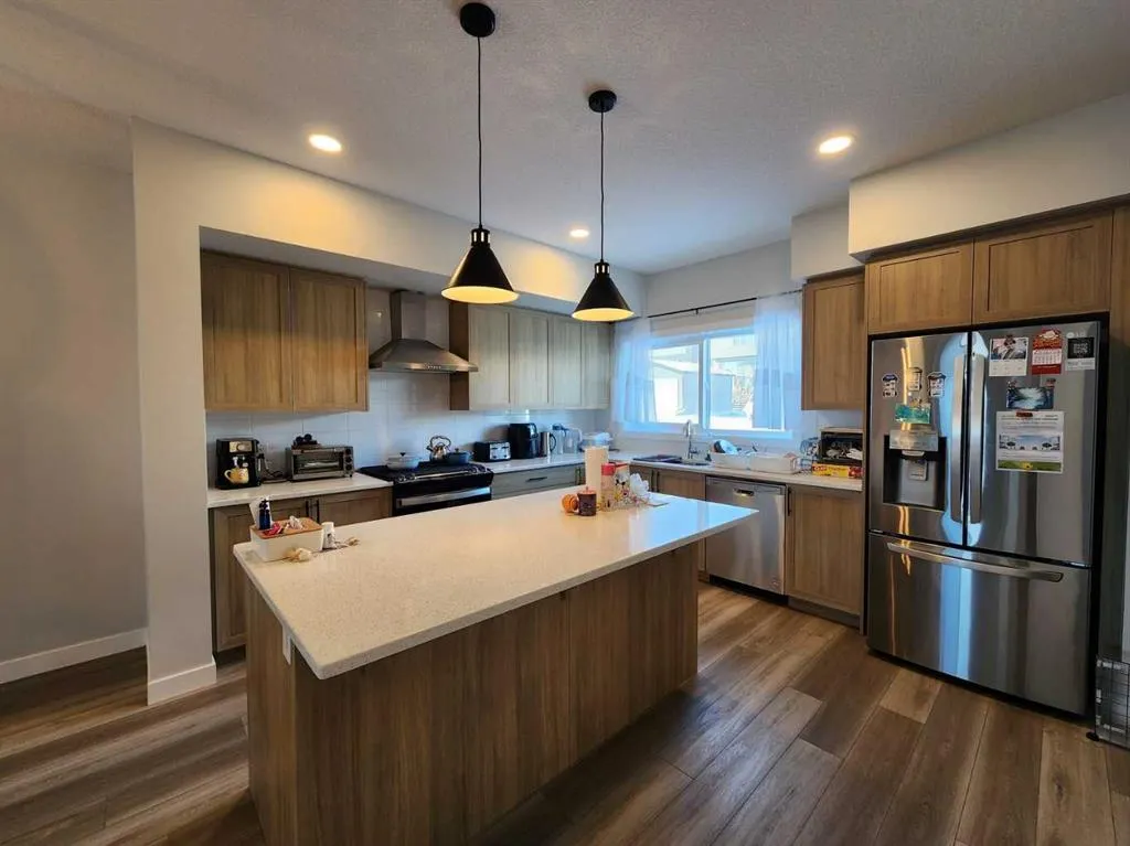 99 Edith Passage NW