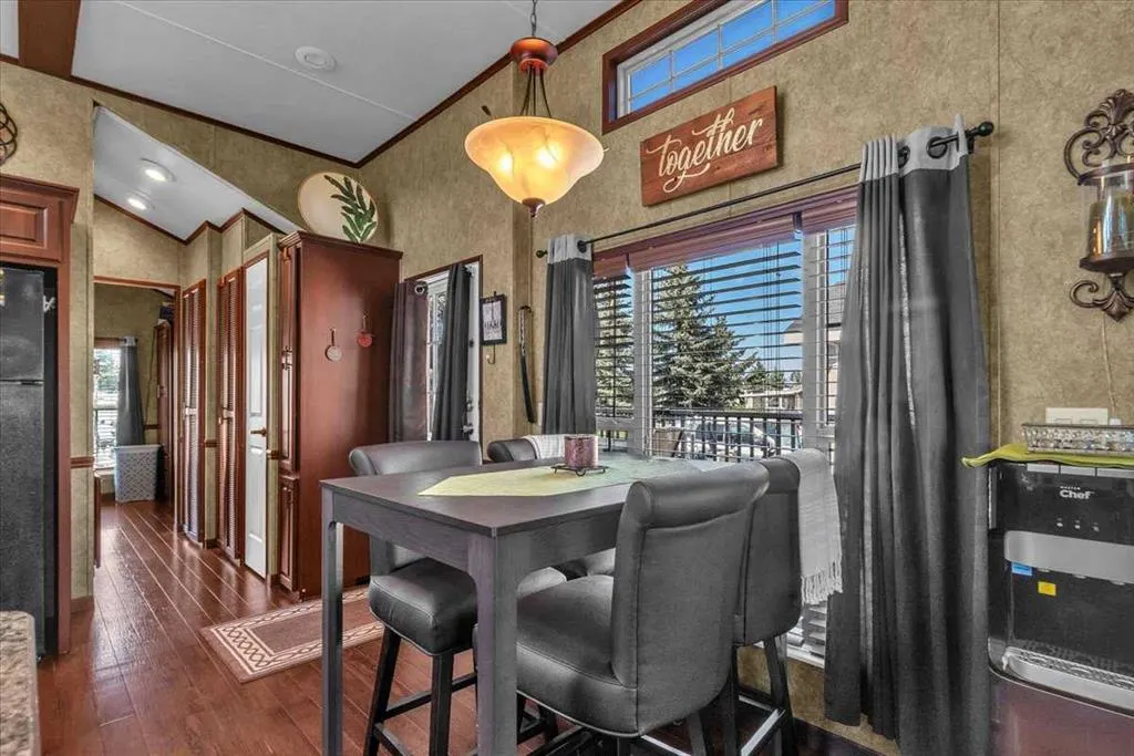 370165 79 Street E, #10