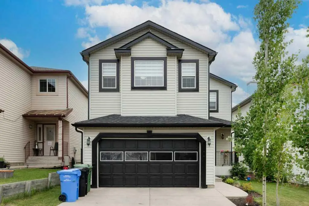 166 Tuscarora Close NW