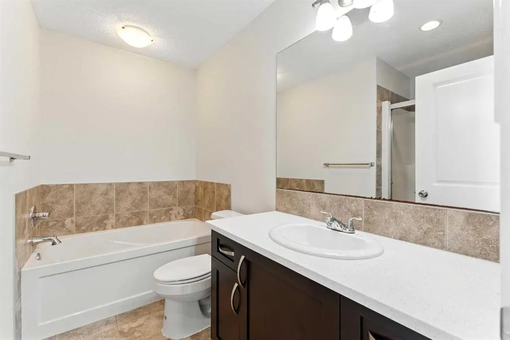 125 Saddlelake Green NE