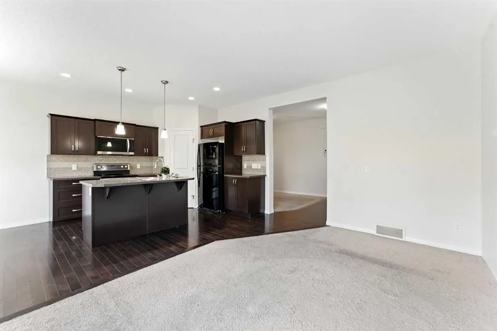 125 Saddlelake Green NE